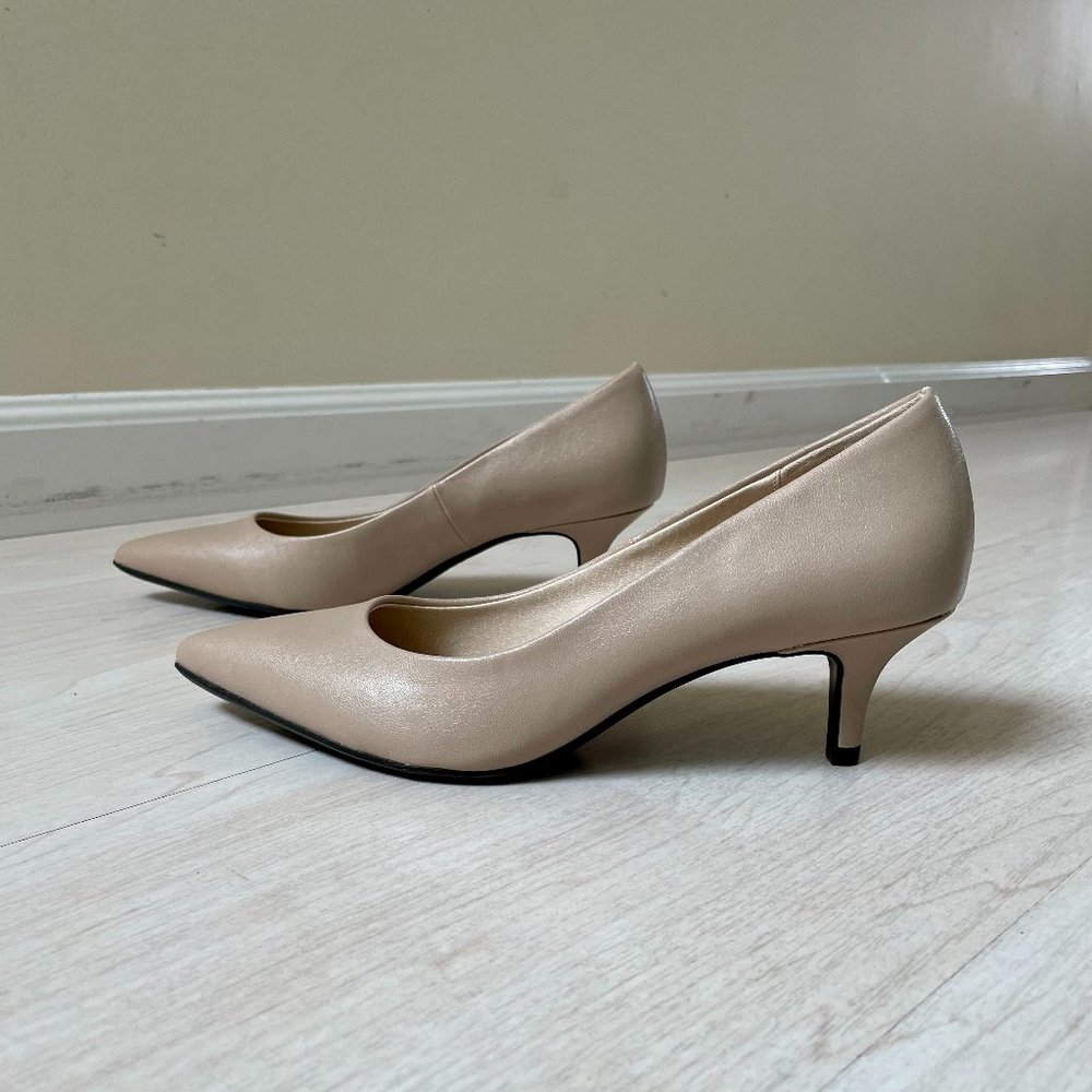 LifeStride Taupe Pointed Toe Pumps